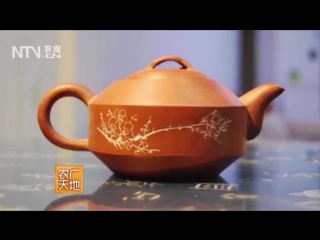 tea cha (part 02). tea, as the art of chai, in the russian manner chai. freshly brewed chai shi tea. tea as a product