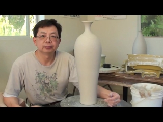 vase la shen meihua ... master chuen lin and his bote de lunzi, literally the potter's wheel. porcelain vase production