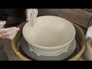 pottery wheel of master chuen lin - porcelain bowl (manufacturing and processing).