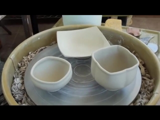 master chuen lin's potter's wheel - 3 bowls, 10 minutes form.