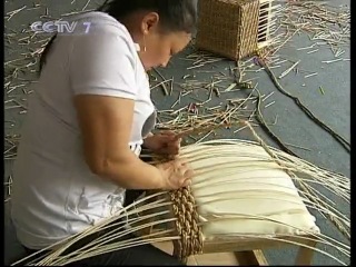 craft - wicker furniture from water hyacinth