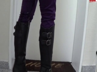 girl wets her purple pants